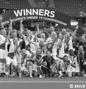 XL43Vrouwenvoetbal_1