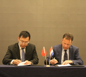 XL10 -1- Orange Sports Forum_foto1