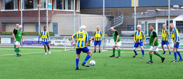 XL28 WalkingFootball-2