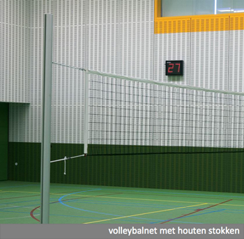 XL29 TipsAccos-Volleybalnet met houten stokken