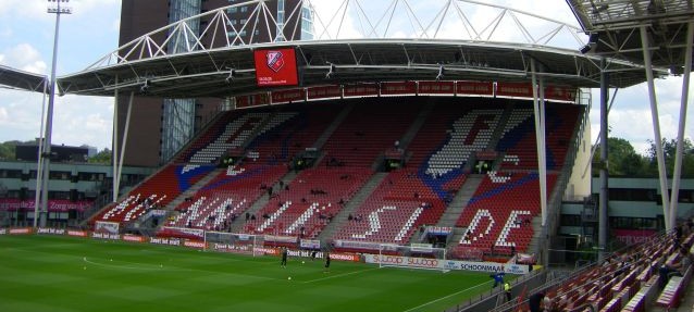 XL35 - 1. Stadion_Galgenwaard_-_Supporters_stand