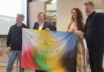 Martine Prange en Lise Klaveness (midden) met Jurryt van de Vooren (l) en 
Edwin Schoon (r), mede-initiatiefnemers van de Ernest Lee Jahncke Award